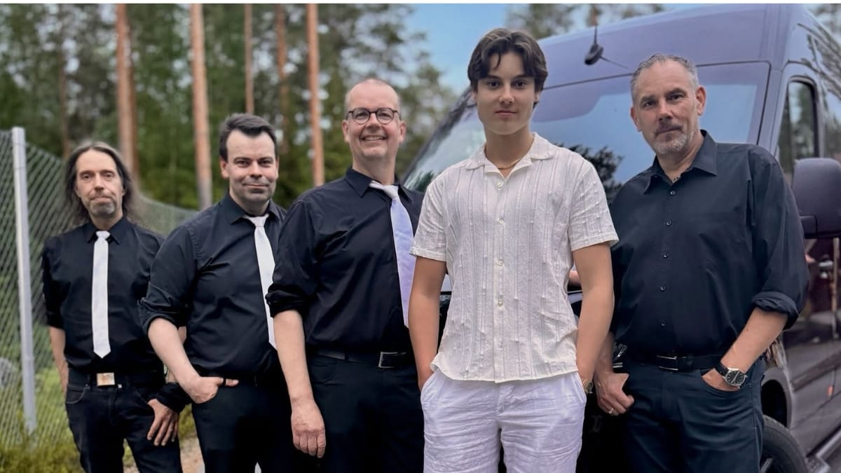 Näin laulaa jarkko yli sikkilän pesäpalloileva poika  debytoi lavakeikalla | tanssiin Fi