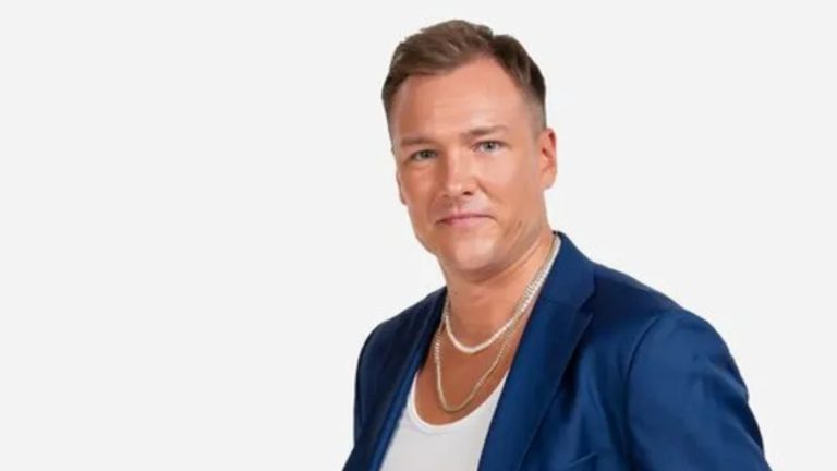Ttk tähti anssi heikkilä yllätti laulamalla tanssilavalla nolla treenillä  video | tanssiin Fi