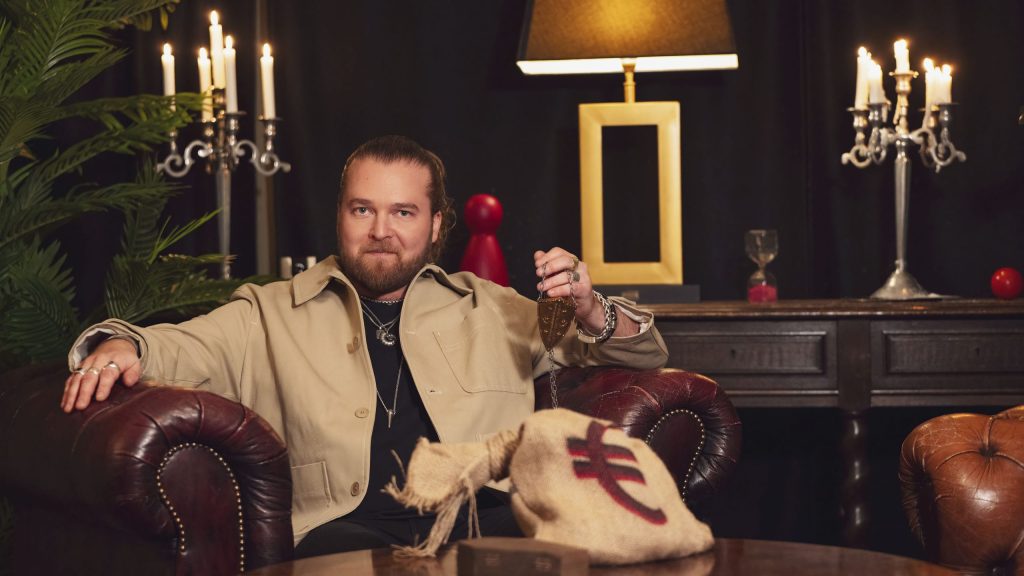 petolliset_kausi_6_promo_teemu_roivainen_01_kuvaaja_saku_tiainen Teemu roivainen kieroilee tvn petollisissa pelkää putoavansa ensimmäisenä | tanssiin Fi