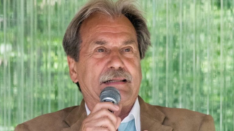 Erkki Liikanen Yllätys erkki liikanen 83 levytti 50 vuotiaan klassikkohittinsä uudelleen alkuperäinen joutui jopa esityskieltoon | tanssiin Fi
