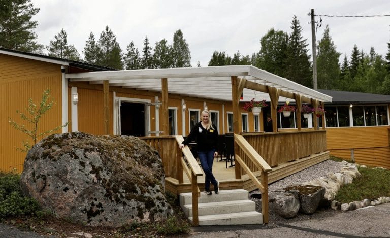 riutta Marika pelasti rapistuneen tanssilavan riutan paluukesä yllätti | tanssiin Fi