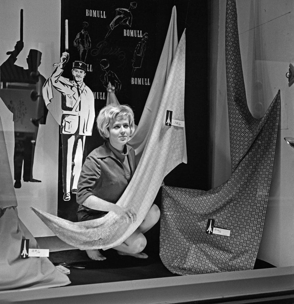 monica aspelund 1964 Monica aspelundin vauvaonnea seurasi avioero ja rahapula ei ollut mitään turvaa | tanssiin Fi